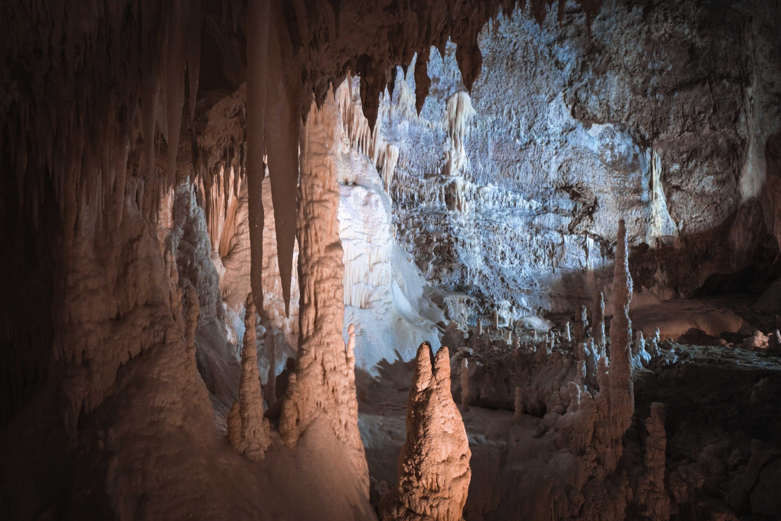 Ciekawostki o polskich jaskiniach: Podziemne skarby, które zaskakują nawet doświadczonych speleologów